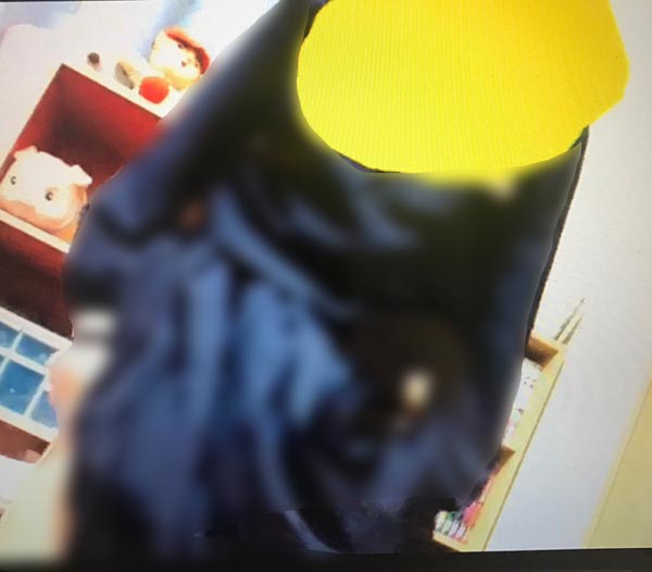 くぱぁして　中指いじいじ