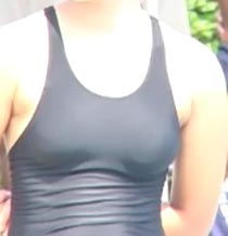 プールサイドには濡れた体で待つ美少女